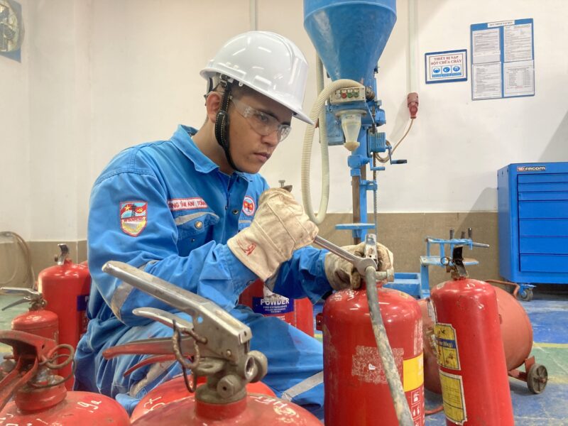 TTAT Vietsov - Trung tâm An toàn và Bảo vệ Môi trường Vietsovpetro Dịch Vụ Bảo Dưỡng Bình Chữa Cháy Xách Tay Và Xe Đẩy TTAT Vietsov - Trung tâm An toàn và Bảo vệ Môi trường Vietsovpetro Dịch Vụ Bảo Dưỡng Bình Chữa Cháy Xách Tay Và Xe Đẩy