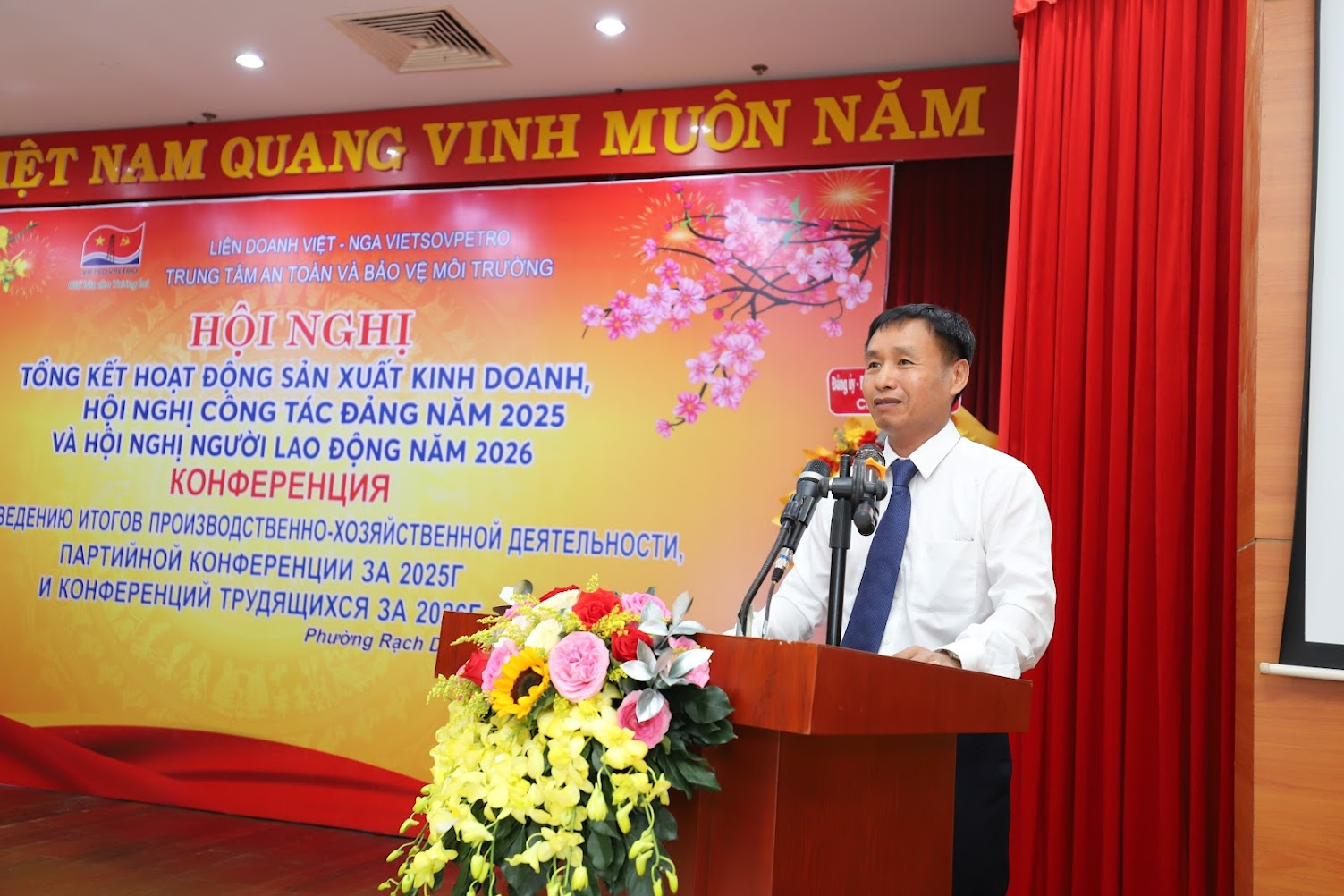 TTAT Vietsov - Trung tâm An toàn và Bảo vệ Môi trường Vietsovpetro TTAT&BVMT tổ chức Hội nghị Tổng kết năm 2025 và Phương hướng năm 2026 Ông Lê Việt Dũng – Chánh kỹ sư Liên doanh Việt – Nga Vietsovpetro phát biểu chỉ đạo tại hội nghị
