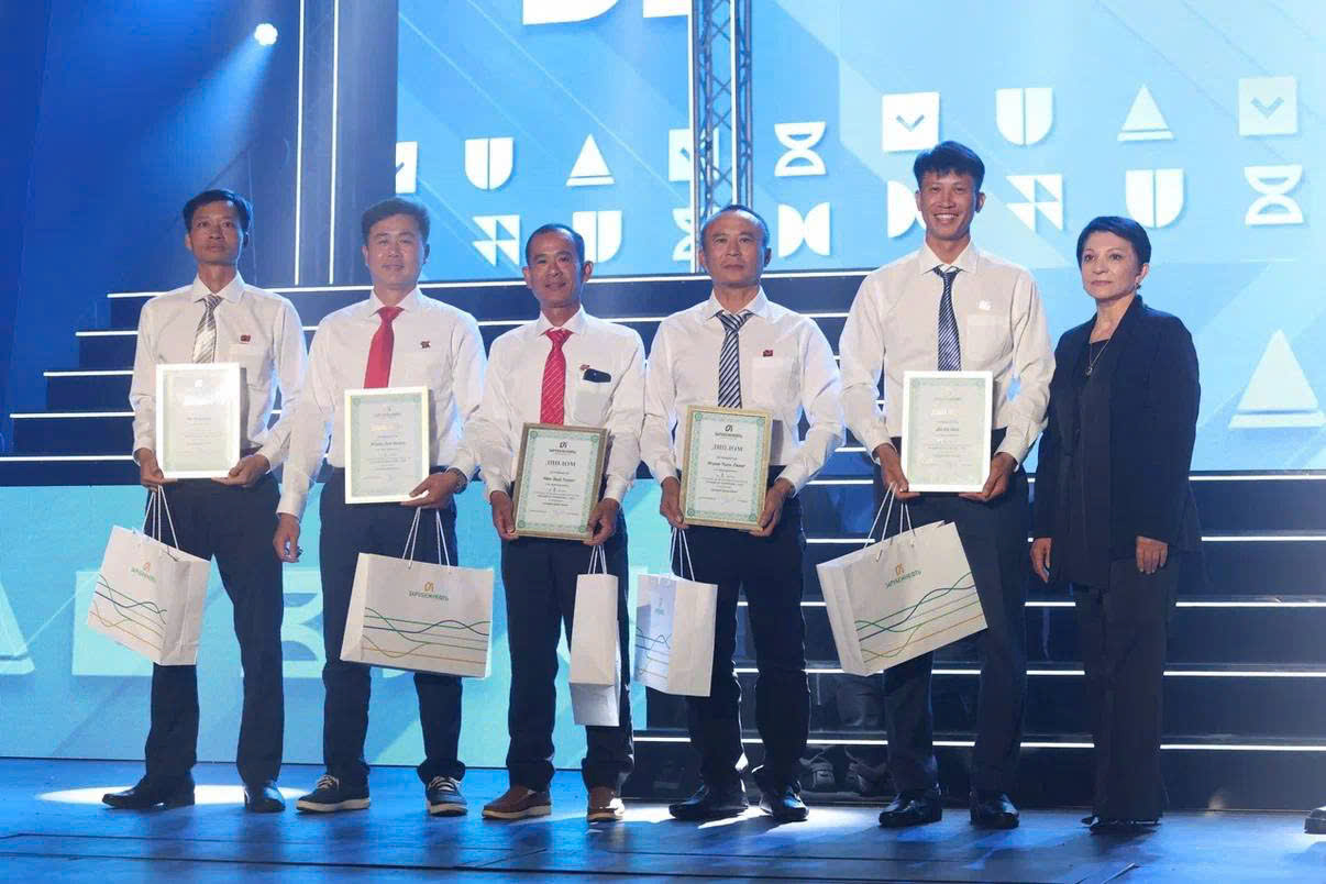 TTAT Vietsov - Trung tâm An toàn và Bảo vệ Môi trường Vietsovpetro Tập Thể Trung Tâm An Toàn & Bảo Vệ Môi Trường – Một Trong 10 Tập Thể Xuất Sắc Của Vietsovpetro Năm 2025 TTAT Vietsov - Trung tâm An toàn và Bảo vệ Môi trường Vietsovpetro Tập Thể Trung Tâm An Toàn & Bảo Vệ Môi Trường – Một Trong 10 Tập Thể Xuất Sắc Của Vietsovpetro Năm 2025