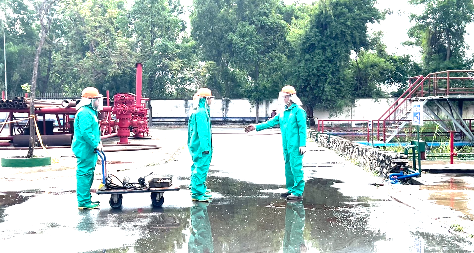 TTAT Vietsov - Trung tâm An toàn và Bảo vệ Môi trường Vietsovpetro Ban ứng cứu sự cố TTAT & BVMT Vietsovpetro - Chủ động huấn luyện – Sẵn sàng ứng phó – Nâng cao năng lực an toàn, sức khỏe, môi trường TTAT Vietsov - Trung tâm An toàn và Bảo vệ Môi trường Vietsovpetro Ban ứng cứu sự cố TTAT & BVMT Vietsovpetro - Chủ động huấn luyện – Sẵn sàng ứng phó – Nâng cao năng lực an toàn, sức khỏe, môi trường