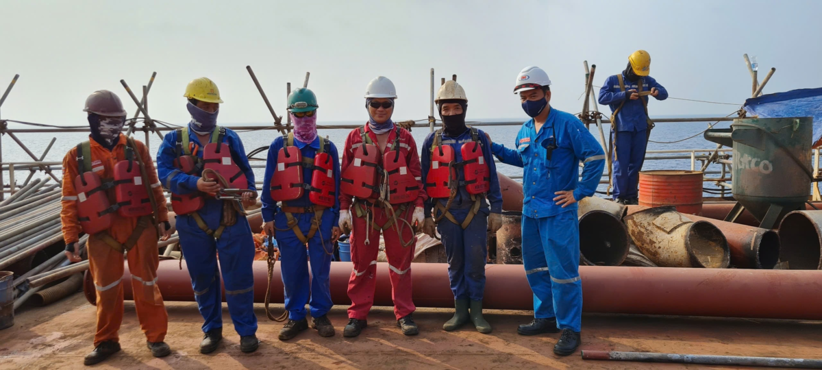 TTAT Vietsov - Trung tâm An toàn và Bảo vệ Môi trường Vietsovpetro Ban Thanh tra an toàn và Môi trường TTAT & BVMT - Trực an toàn công trình – Tư vấn xây dựng hệ thống ATSKMT TTAT Vietsov - Trung tâm An toàn và Bảo vệ Môi trường Vietsovpetro Ban Thanh tra an toàn và Môi trường TTAT & BVMT - Trực an toàn công trình – Tư vấn xây dựng hệ thống ATSKMT