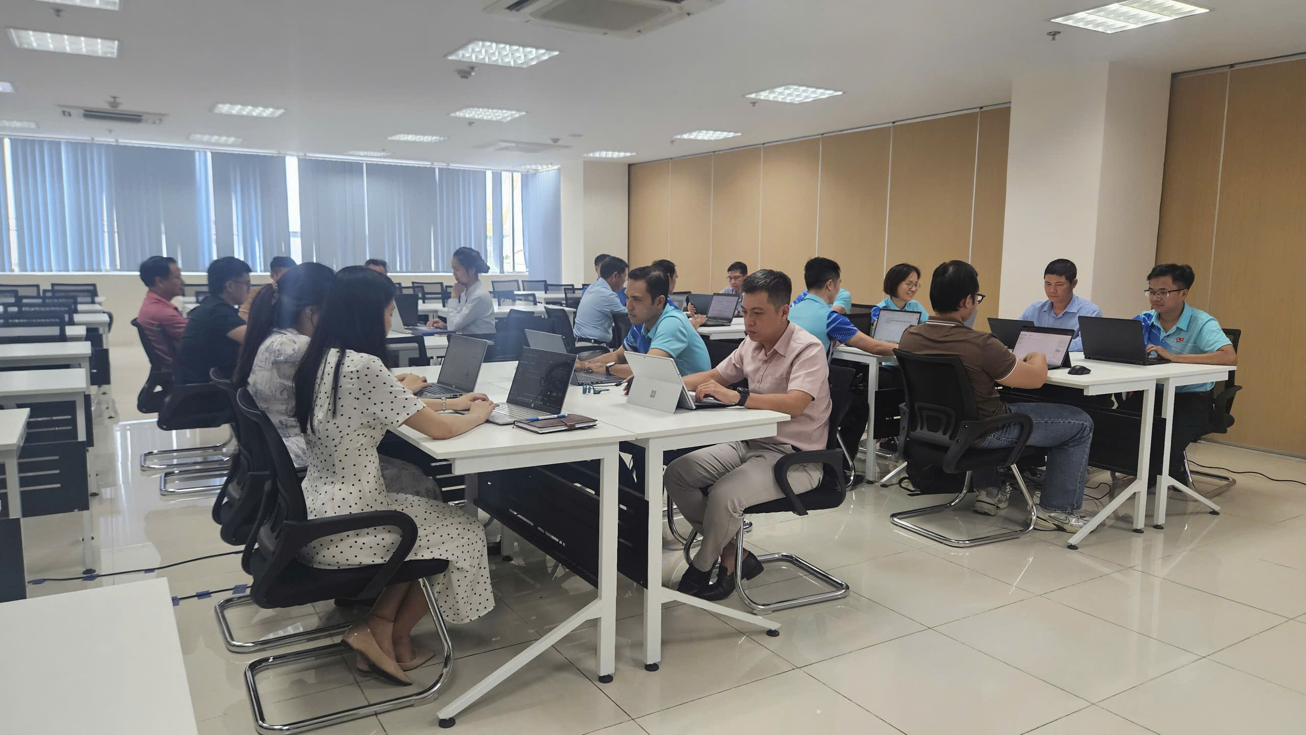 TTAT Vietsov - Trung tâm An toàn và Bảo vệ Môi trường Vietsovpetro TRAIN THE TRAINER WITH AI - Khóa Đào Tạo Giảng Viên Theo Chuẩn ADDIE, Ứng Dụng Toàn Diện Trí Tuệ Nhân Tạo