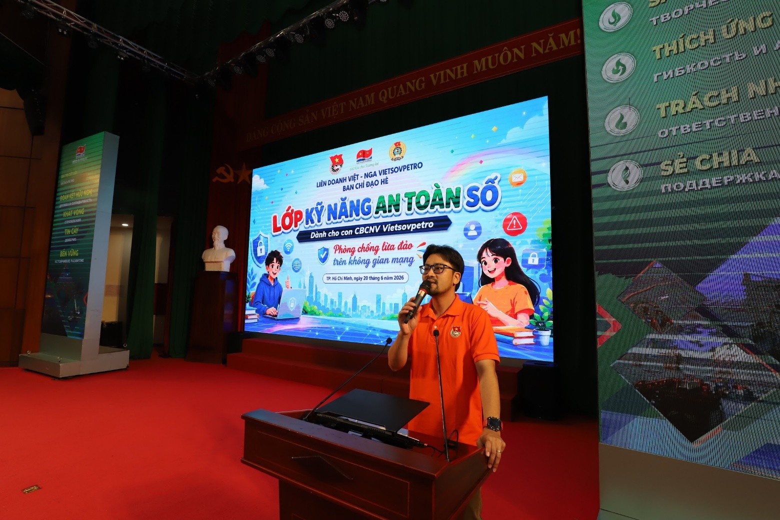 TTAT Vietsov - Trung tâm An toàn và Bảo vệ Môi trường Vietsovpetro Vietsovpetro tổ chức thành công Lớp Kỹ năng An toàn số cho 150 con CBCNV